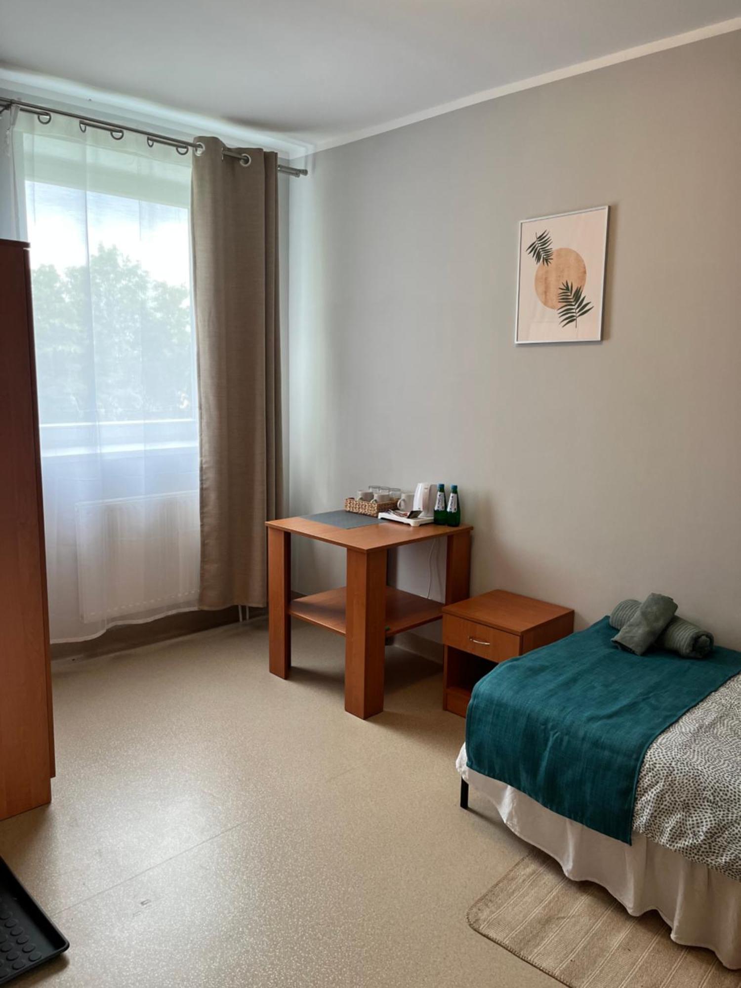 Osrodek Konferencyjno-Wypoczynkowy Hostel Chojna Bagian luar foto