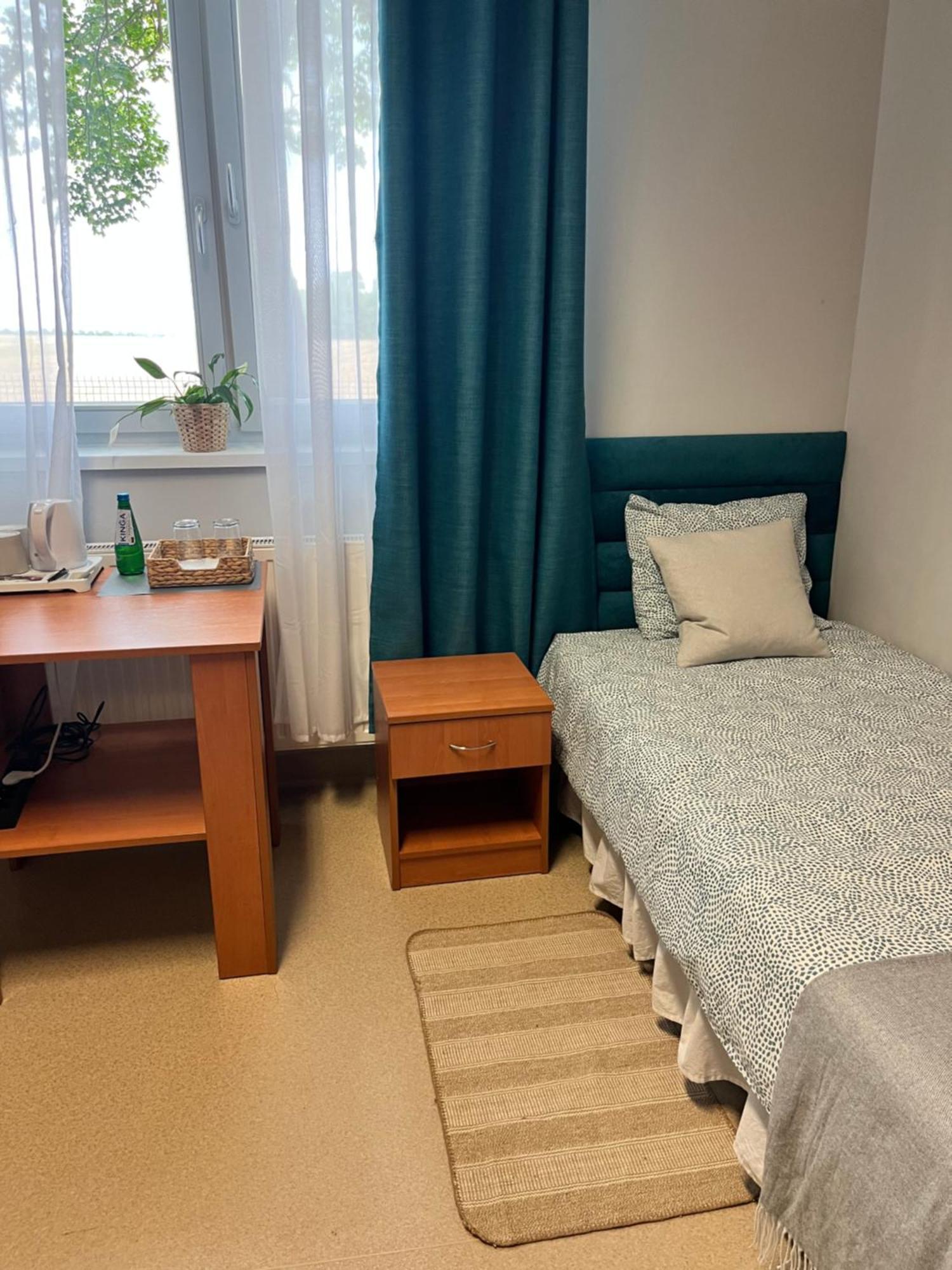 Osrodek Konferencyjno-Wypoczynkowy Hostel Chojna Bagian luar foto