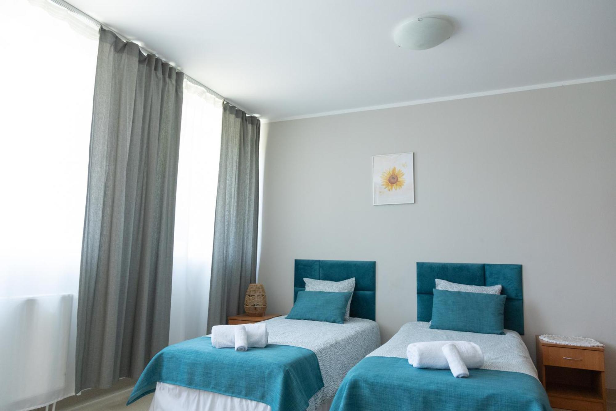 Osrodek Konferencyjno-Wypoczynkowy Hostel Chojna Bagian luar foto